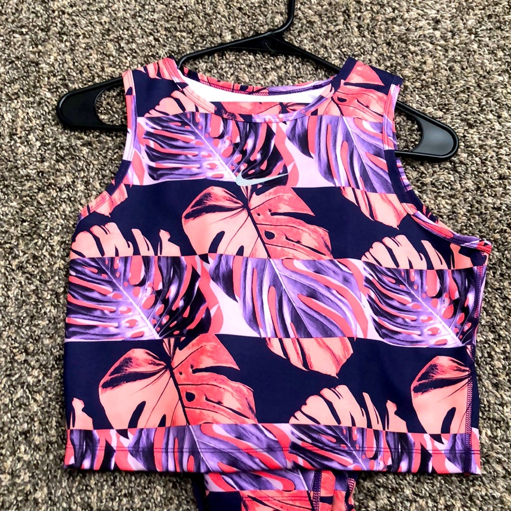 Nike cropped top and leggings set